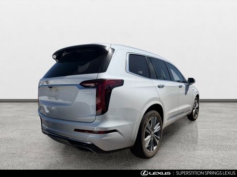 Used 2020 Cadillac XT6 Premium Luxury FWD image 3