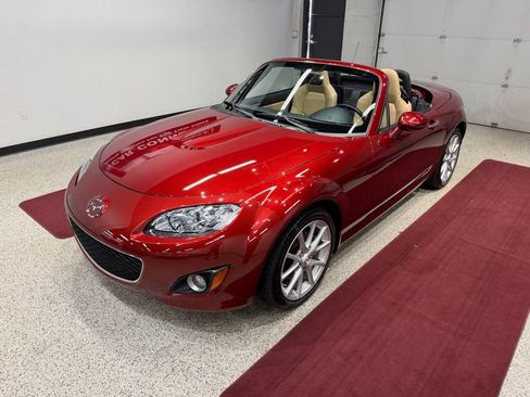 Used 2010 MAZDA MX-5 Miata Grand Touring w/ Premium Pkg RWD image 5