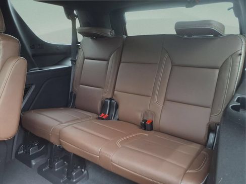 Used 2023 Chevrolet Tahoe High Country w/ Premium Package 2 AWD/4WD image 18