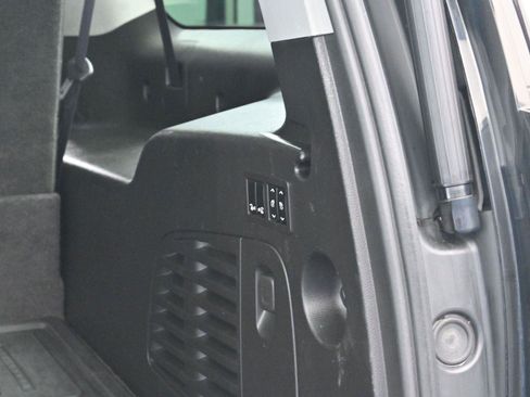 Used 2017 Cadillac Escalade ESV Luxury image 10