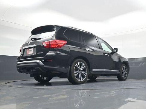 Used 2019 Nissan Pathfinder Platinum image 21
