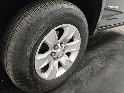 Used 2015 GMC Canyon SLE image 31