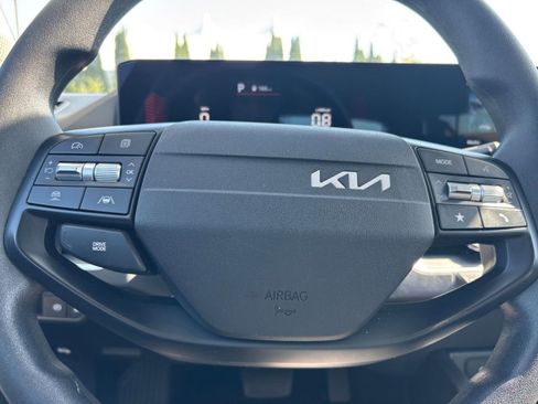 Used 2025 Kia K4 FWD image 27