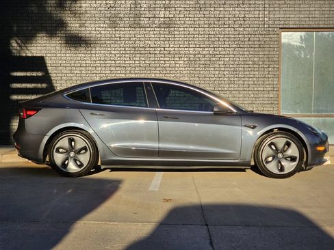 Used 2020 Tesla Model 3 Standard Range Plus RWD image 8