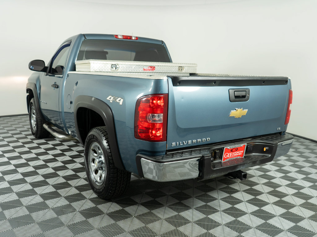 Used 2011 Chevrolet Silverado 1500 W/T w/ LS Package AWD/4WD image 4