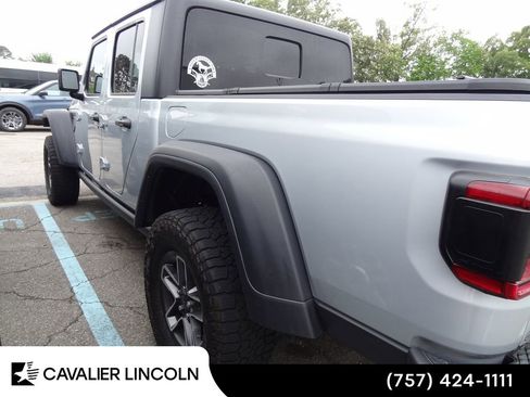 Used 2024 Jeep Gladiator Mojave w/ Technology Group AWD/4WD image 5