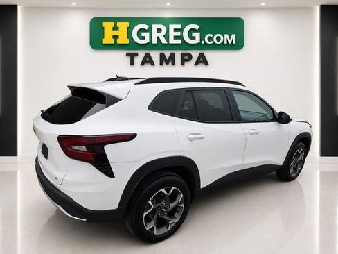 Used 2026 Chevrolet Trax LT FWD image 6
