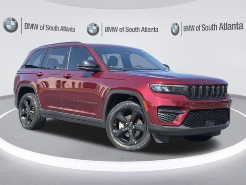 Used 2023 Jeep Grand Cherokee Altitude AWD/4WD image 2