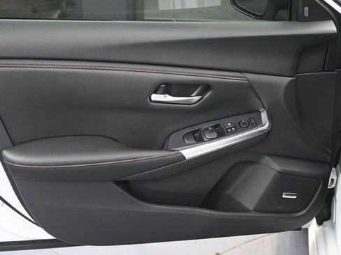 Used 2024 Nissan Sentra SR w/ SR Premium Package FWD image 9