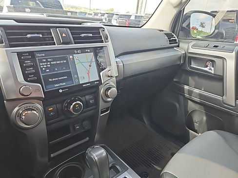 Used 2022 Toyota 4Runner SR5 Premium w/ Moonroof Package AWD/4WD image 27