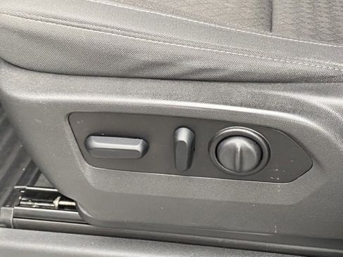 Used 2021 Chevrolet Silverado 1500 LT image 31