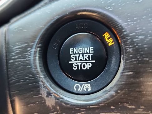 Used 2017 Jeep Grand Cherokee Altitude AWD/4WD image 21