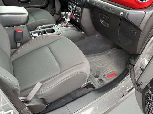 Used 2019 Jeep Wrangler Unlimited Rubicon image 16