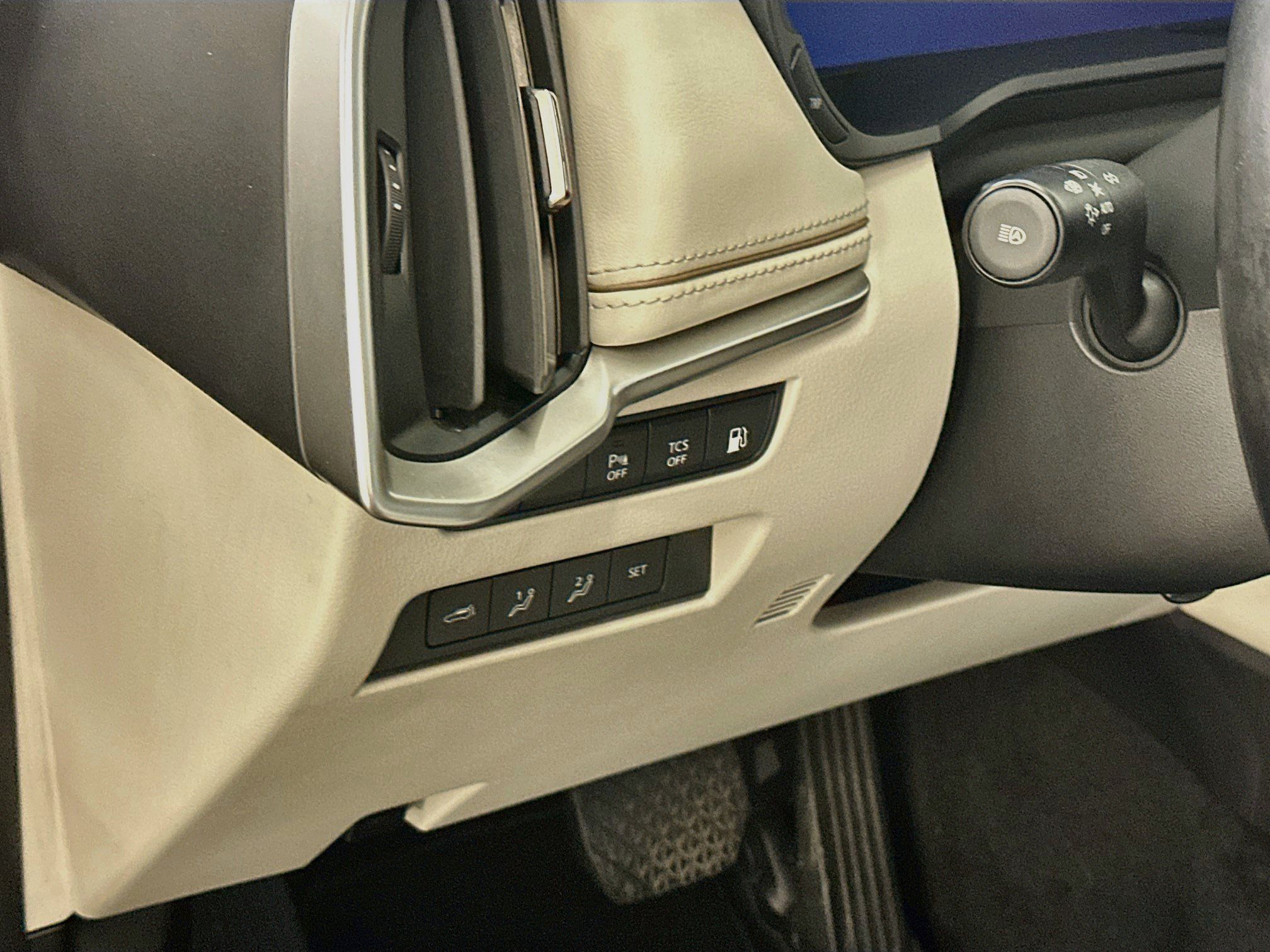 Used 2024 MAZDA CX-90 Plug-In Hybrid w/ Premium Plus AWD/4WD image 17