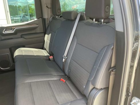 Used 2025 Chevrolet Silverado 1500 LT AWD/4WD image 12