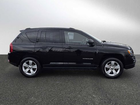 Used 2015 Jeep Compass Sport image 2