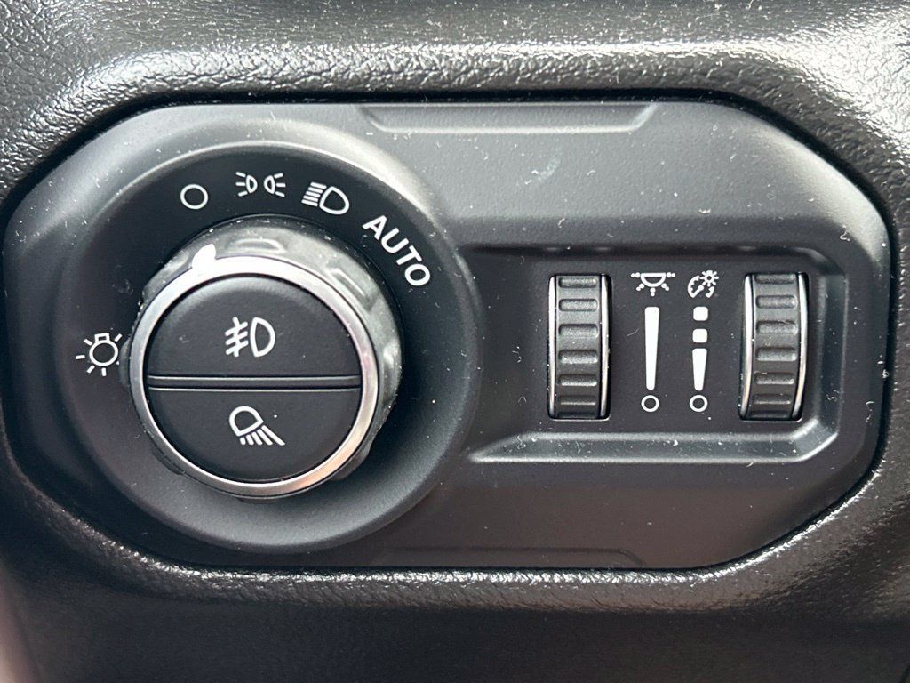 Used 2022 Jeep Gladiator Overland AWD/4WD image 28