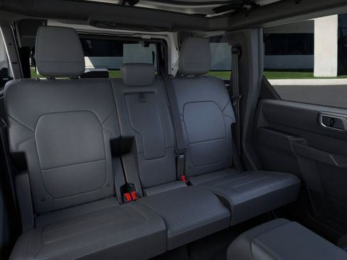 New 2025 Ford Bronco Badlands image 11