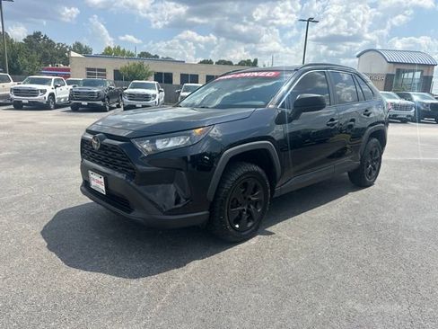 Used 2021 Toyota RAV4 LE FWD image 1