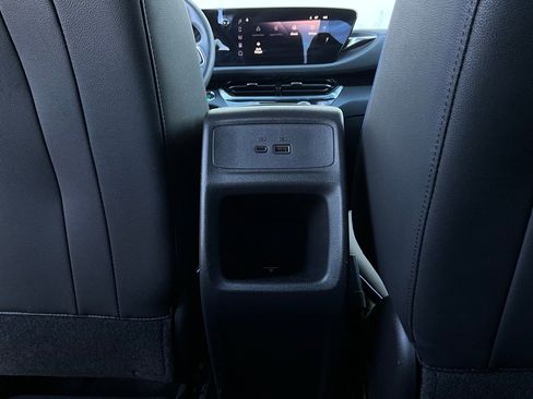 Used 2025 Buick Envista Sport Touring image 12