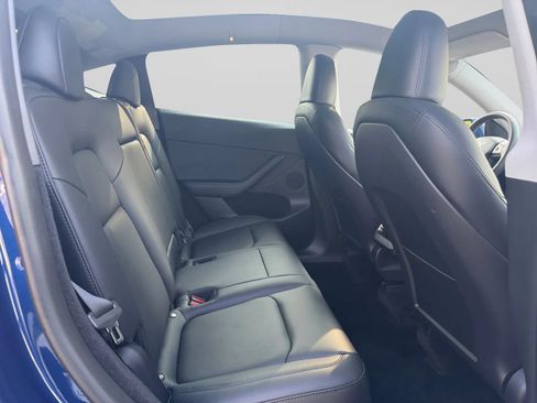 Used 2023 Tesla Model Y Long Range AWD/4WD image 31
