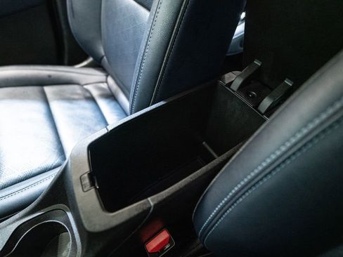 Used 2022 Chevrolet Bolt EUV LT w/ Convenience Package image 31