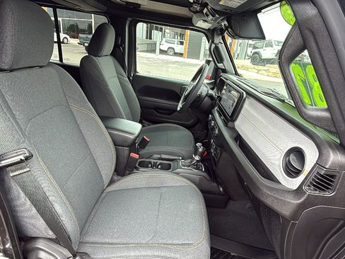 Used 2024 Jeep Wrangler Unlimited w/ Convenience Group AWD/4WD image 30
