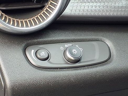 Used 2025 Chevrolet Trax ACTIV w/ Driver Confidence Package image 15