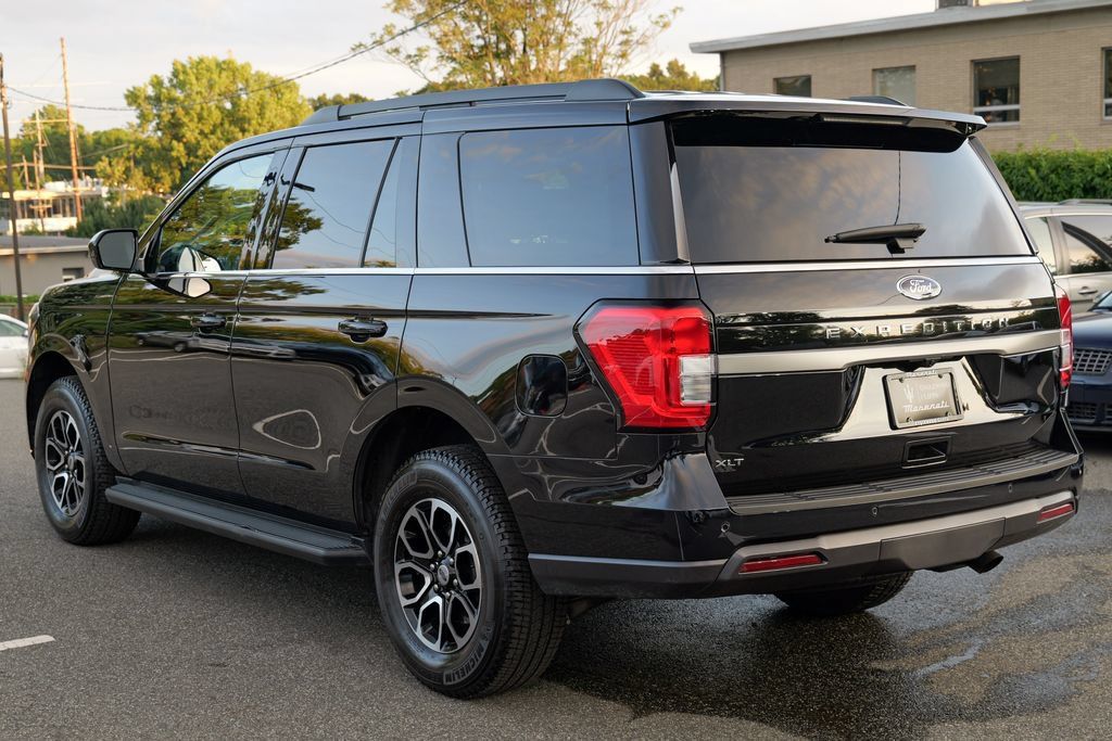 Used 2023 Ford Expedition XLT AWD/4WD image 5