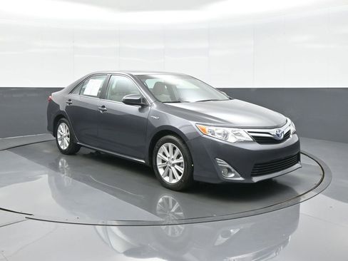 Used 2014 Toyota Camry XLE w/ Leather Package FWD image 1