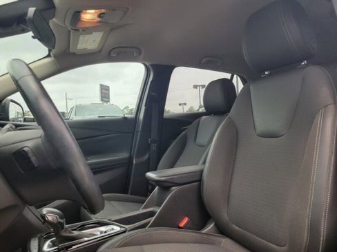 Used 2021 Buick Encore GX Select w/ Sport Touring Package FWD image 13