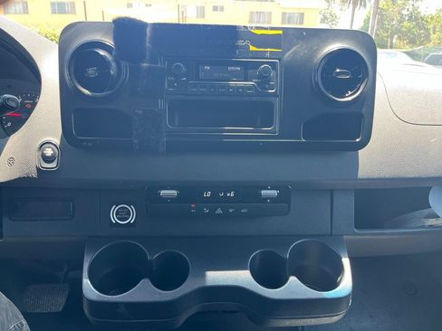 Used 2019 Mercedes-Benz Sprinter 170 image 14