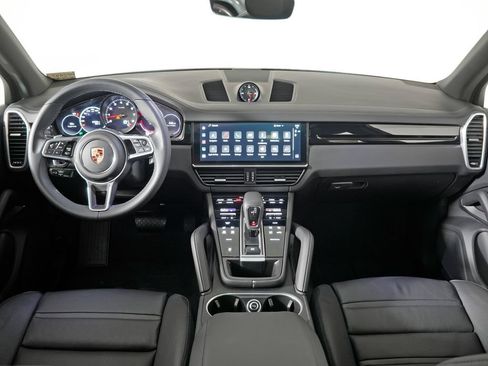 Certified 2023 Porsche Cayenne AWD/4WD image 23