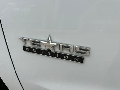Used 2020 Chevrolet Silverado 1500 LT w/ Texas Edition AWD/4WD image 4
