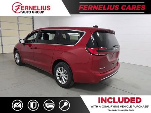 New 2026 Chrysler Pacifica Select image 6