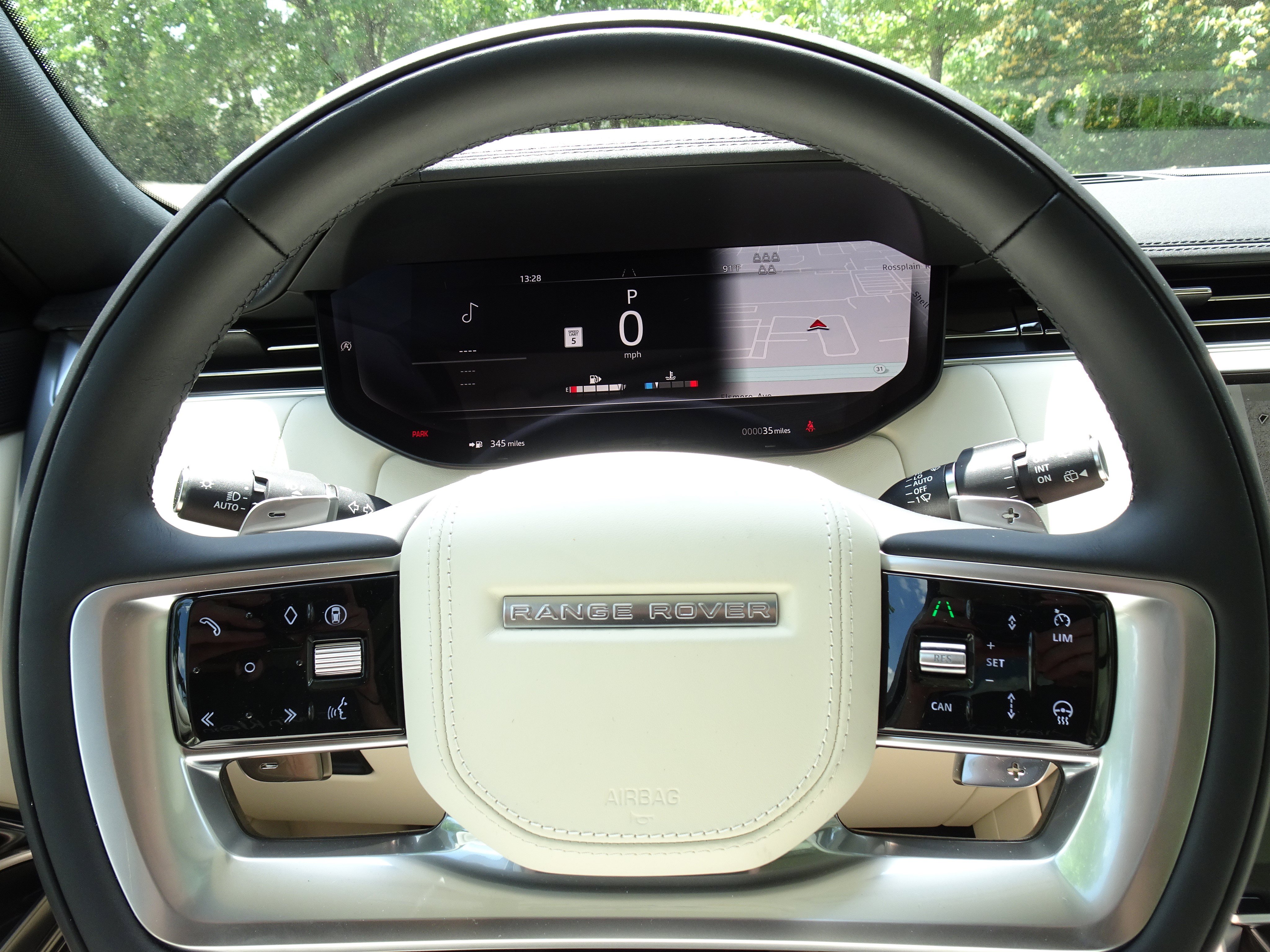New 2026 Land Rover Range Rover Long Wheelbase SE AWD/4WD image 23