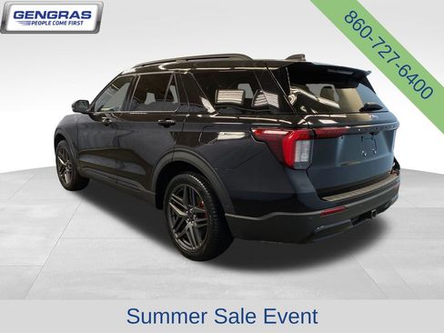 Used 2025 Ford Explorer ST-Line w/ ST-Line Street Pack AWD/4WD image 5