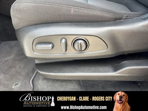 Used 2023 Chevrolet Traverse LT w/ LPO, Floor Liner Package AWD/4WD image 22