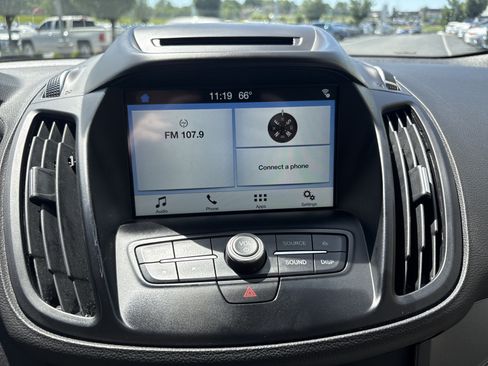 Used 2017 Ford Escape SE w/ Equipment Group 201A FWD image 25