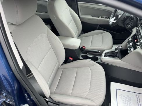 Used 2020 Hyundai Elantra SEL image 29