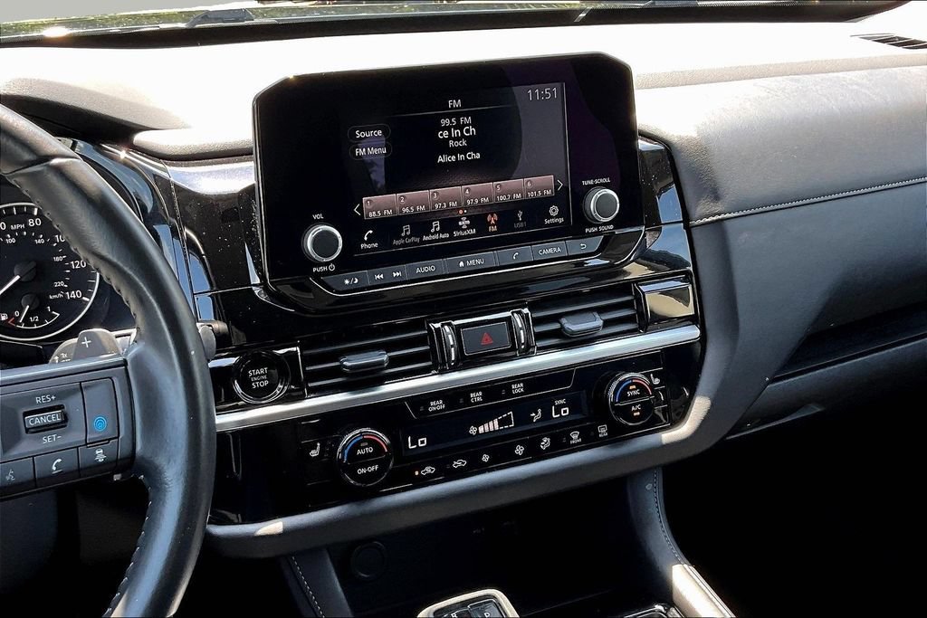 Used 2025 Nissan Pathfinder SV AWD/4WD image 11