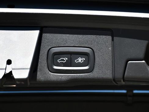 Used 2023 Volvo XC60 B5 Plus w/ Climate Package image 24