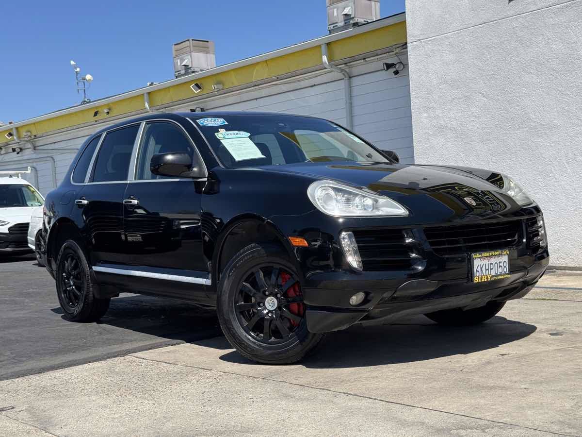 Used 2010 Porsche Cayenne AWD/4WD image 2