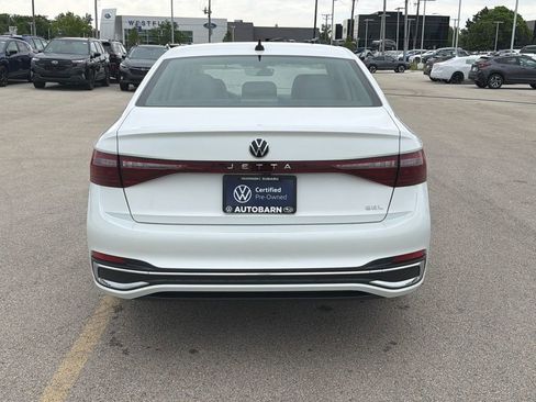 Certified 2025 Volkswagen Jetta SEL FWD image 5