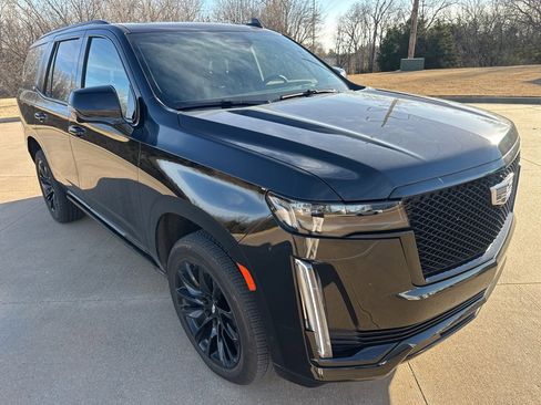 Certified 2024 Cadillac Escalade Sport Platinum w/ LPO, ONYX Package image 4