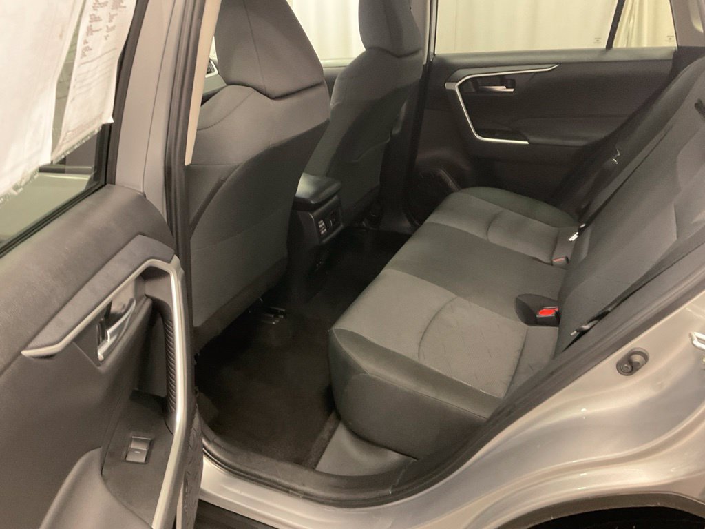 Used 2025 Toyota RAV4 XLE AWD/4WD image 25