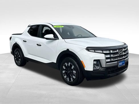 Used 2025 Hyundai Santa Cruz SE AWD/4WD image 1