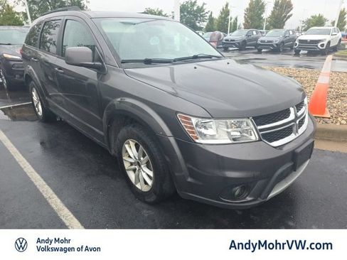 Used 2016 Dodge Journey SXT w/ Comfort/Convenience Group FWD image 2