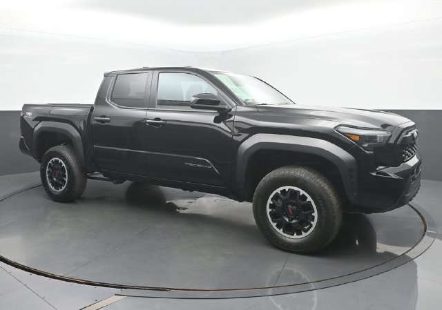 Used 2024 Toyota Tacoma TRD Off-Road AWD/4WD image 7