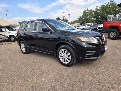 Used 2017 Nissan Rogue S AWD/4WD image 2